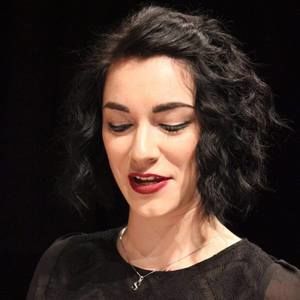 Meet your Posher, Elizabeth-ali